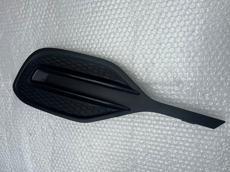 Vauxhall Astra K 2020 front bumper right side trim