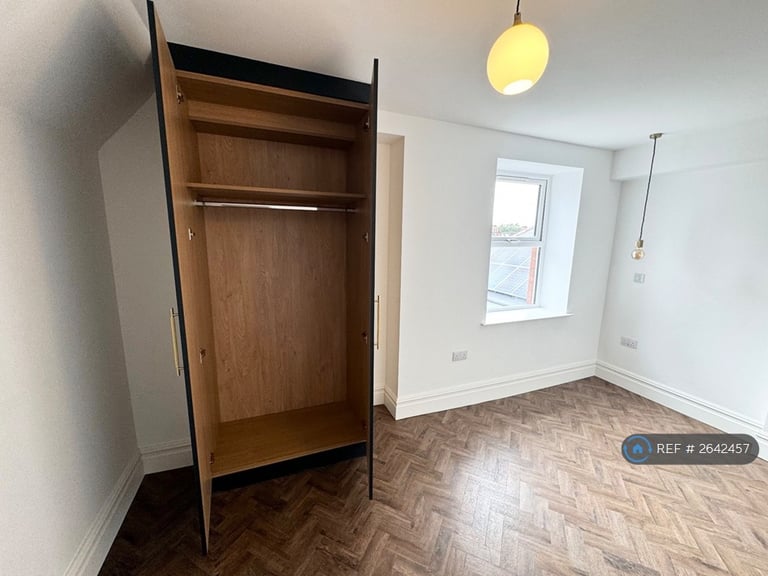 1 bedroom flat in Cathedral Road, Cardiff, CF11 (1 bed) (#2642457)