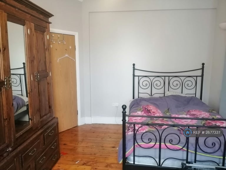1 bedroom in Edward Road, London, E17 (#2677337)