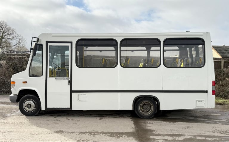 2005 MERCEDES VARIO 614 MINIBUS CAMPER MOTORHOME RACEVAN RAMP-LIFT 35,000 MILE!!