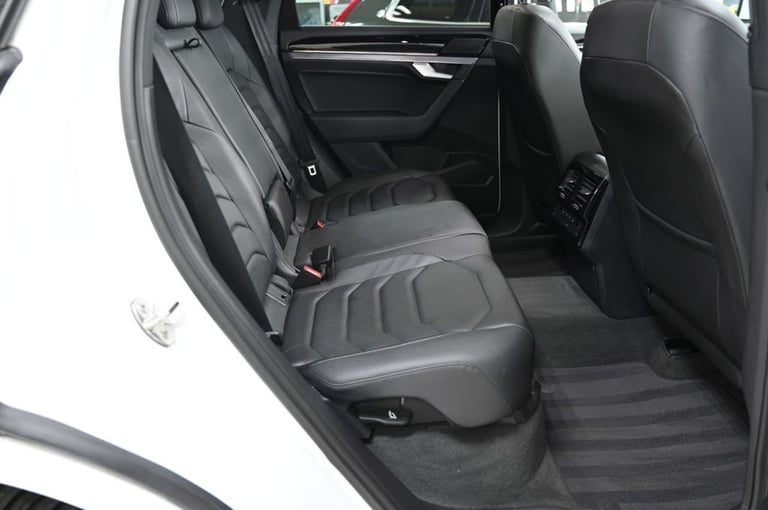 2018 68 VOLKSWAGEN TOUAREG 3.0 TDI V6 R-LINE SUV 5DR DIESEL TIPTRONIC 4MOTION EU