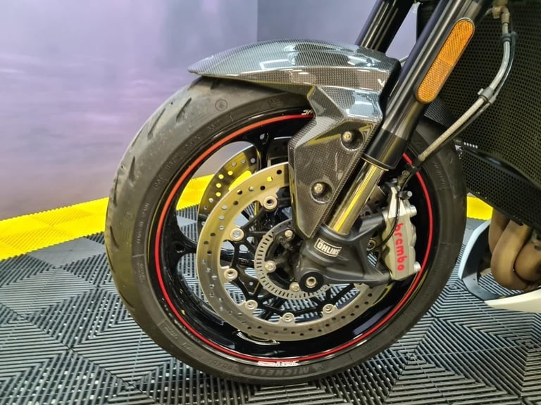 Triumph Speed Triple RS 1050 White 2018