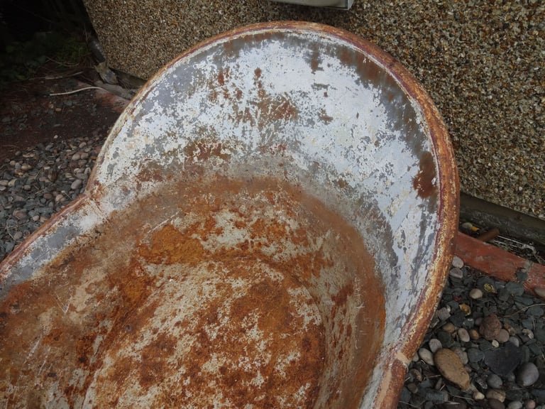 VICTORIAN HIP BATH ~ VINTAGE BATH TUB ~ GARDEN PLANTER ~
