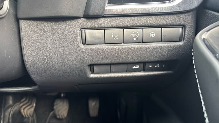 2022 Nissan Qashqai 1.3 DiG-T MH Tekna 5dr Petrol Hatchback Hatchback Petrol Manual