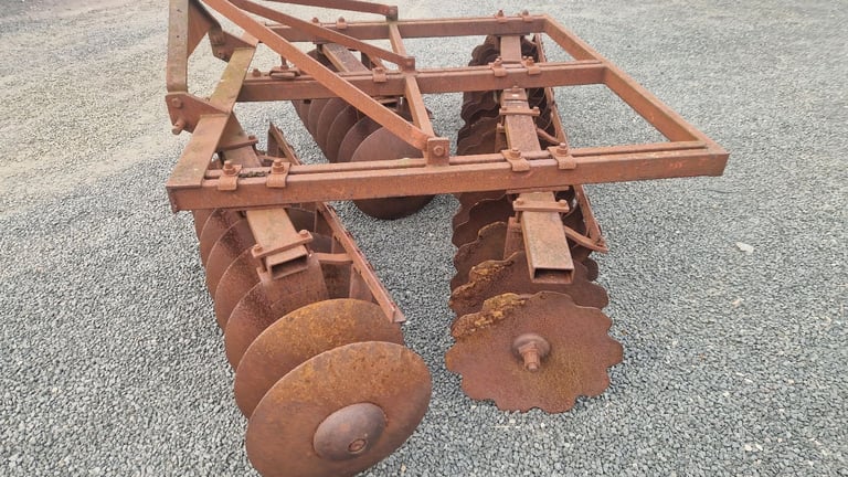 Tractor three point linkage discs 