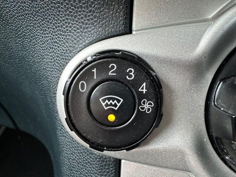 2011 Ford Fiesta 1.6 TD Zetec S Hatchback 3dr Diesel Manual (107 g/km, 94 bhp) Hatchback Diesel M...