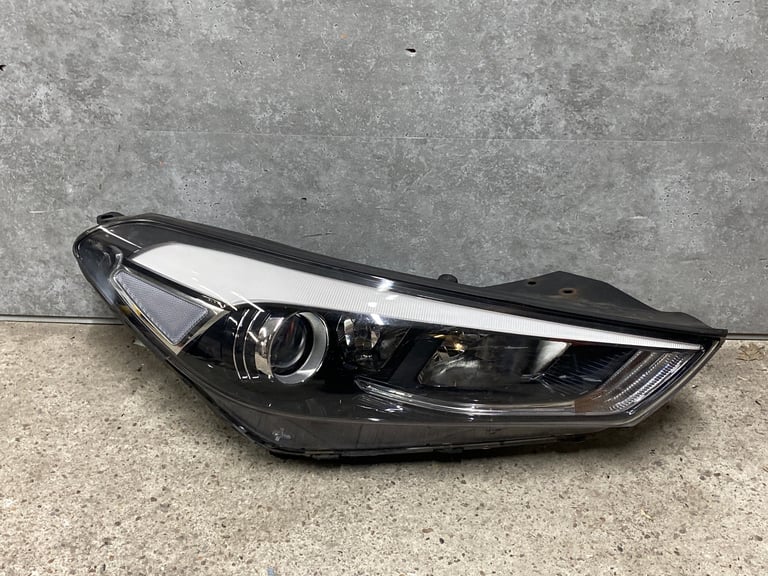 image for Hyundai Tucson drivers headlamp 2015 - 2020 