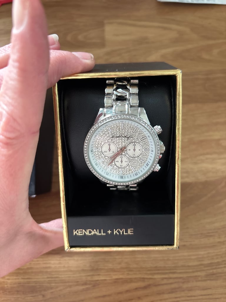 BRAND NEW WOMENS WATCH £5 BARGAIN