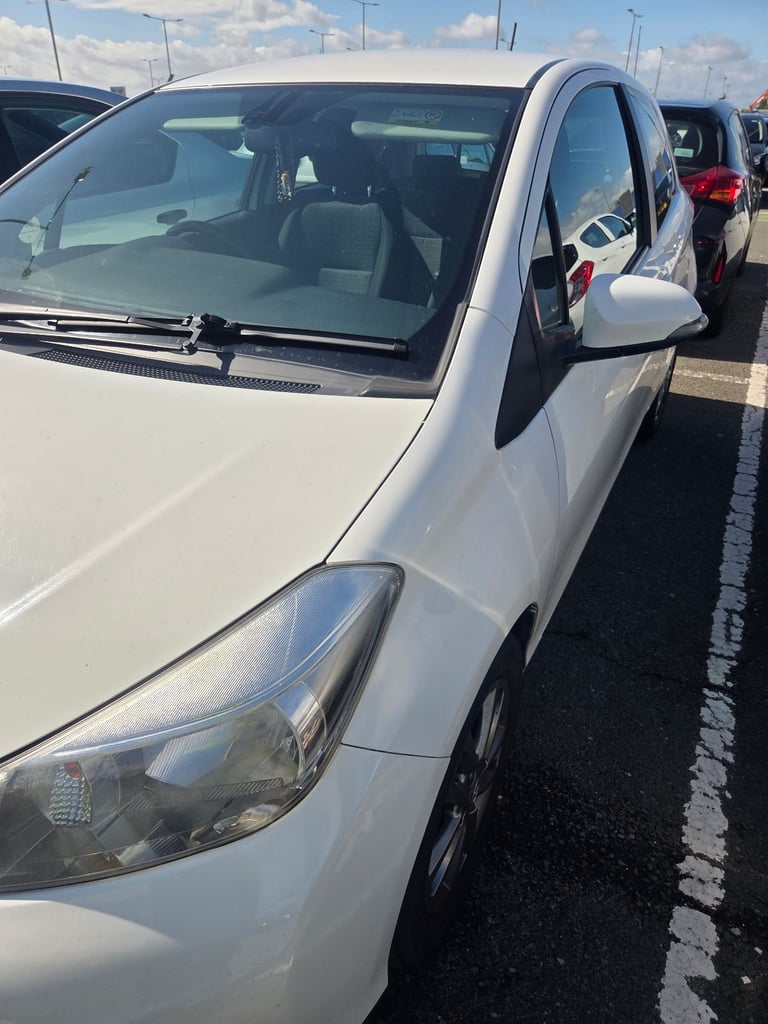 Toyota, YARIS, Hatchback, 2014, Manual, 998 (cc), 3 doors