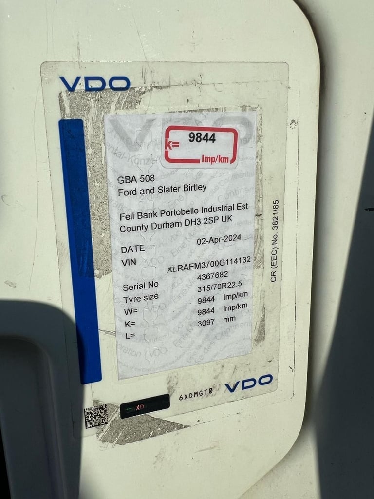DAF TRUCKS CF250  18 TONNE FRIDGE WITH COLUMN TAIL LIFT CHOICE