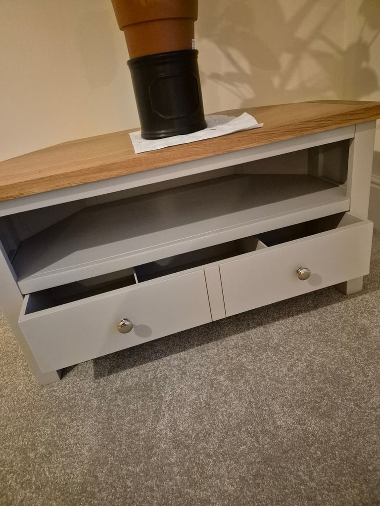 Farrow Grey corner TV unit 