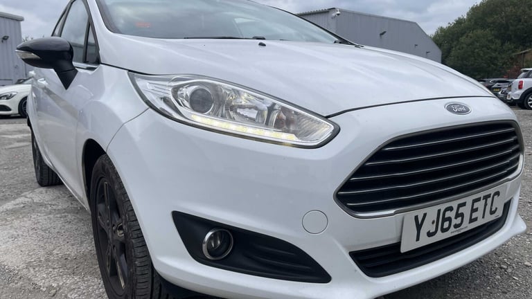 2016 Ford Fiesta 1.0 EcoBoost Zetec White 5dr HATCHBACK PETROL Manual