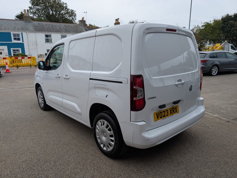 VAUXHALL COMBO 1.5 Turbo D 2300 Pro *high Spec Van* 2023