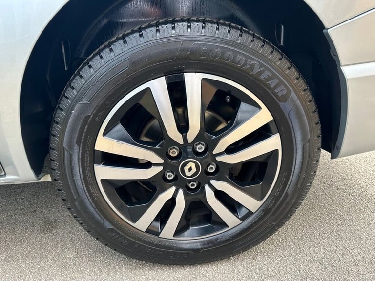 2023 Renault Trafic 2.0 dCi Blue 28 Sport+ Panel Van 5dr Diesel EDC SWB Euro 6 (s/s) (170 ps) PAN...