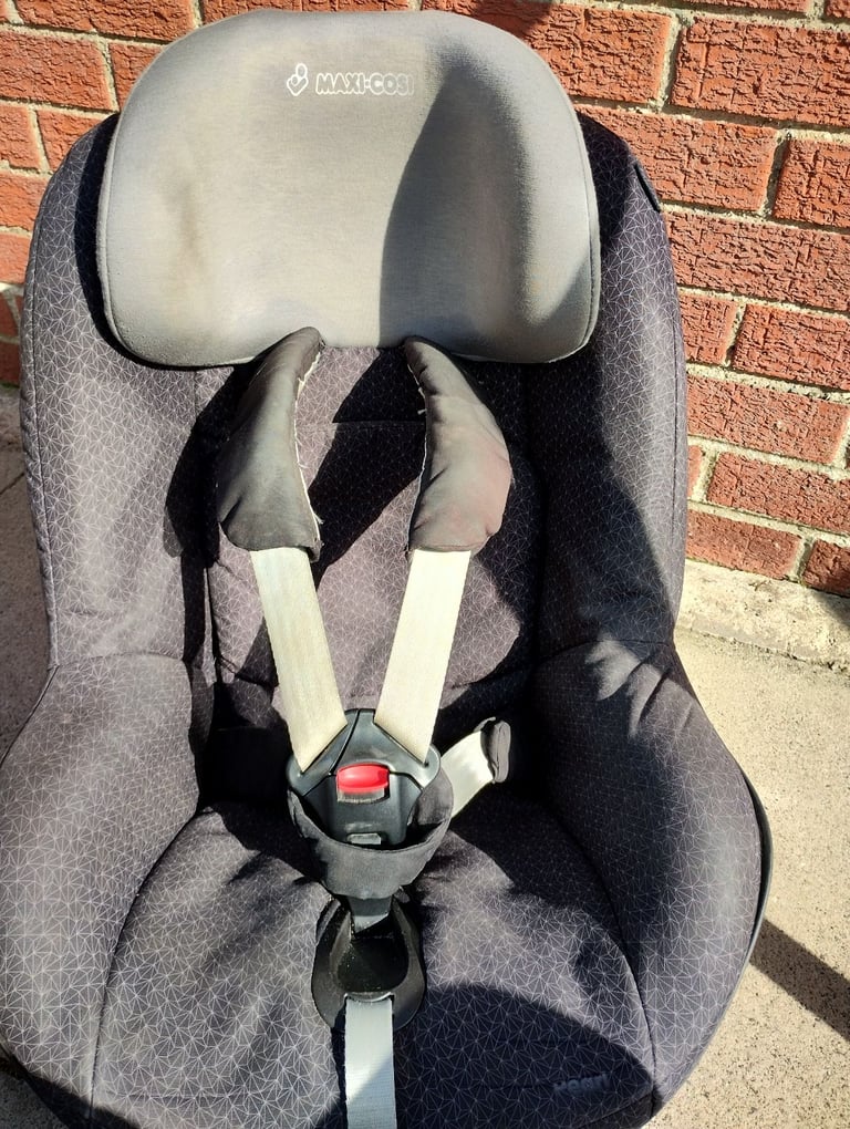 Maxi Cosi Pearl Car Seat (Semi Universal)