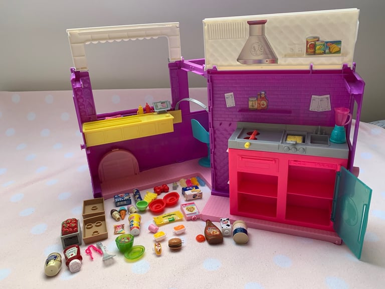Barbie Fresh N Fun Food Truck With Accessories