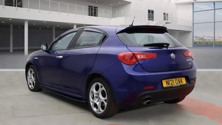  Alfa Romeo Giulietta 1.6 JTDM-2 Tecnica Euro 6 (s/s) 5dr Diesel Manual