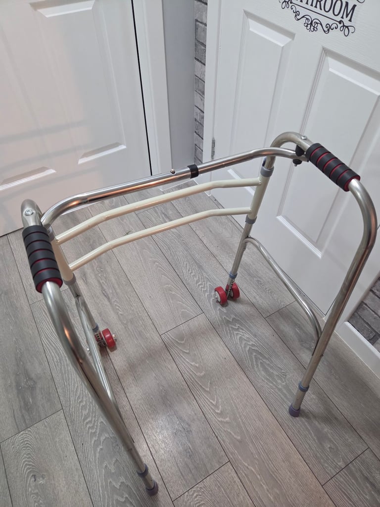 Large walking zimmer
