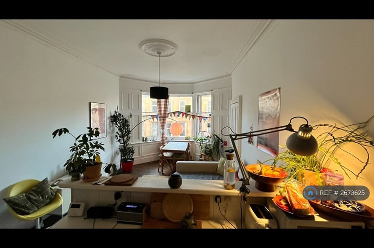 2 bedroom flat in Hill Street, Glasgow, G3 (2 bed) (#2673625)