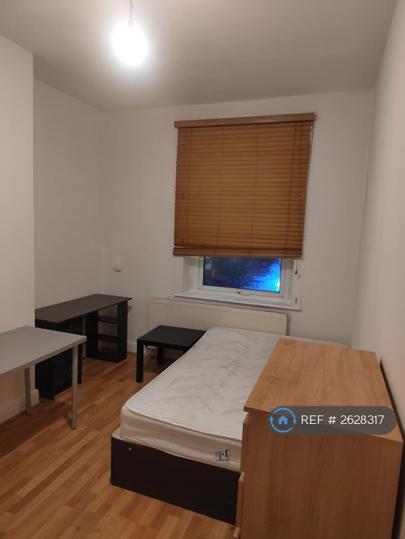 1 bedroom in Green Lanes, London, N4 (#2628317)