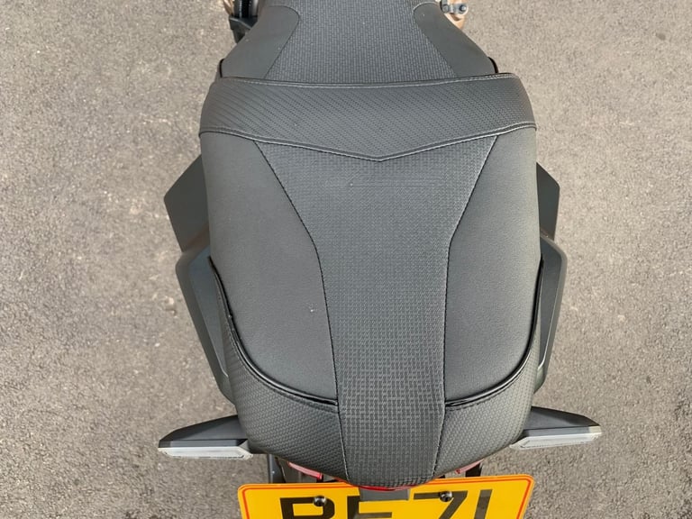 Honda CB 650 R - 1 OWNER - 2 YEAR WARRANTY
