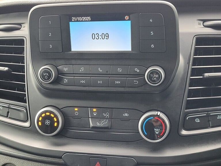 2022 Ford Transit 350 EcoBlue Leader Luton TDCI 130ps 4.1m with Air Con, Tail Lift &amp; 1 Owner ...