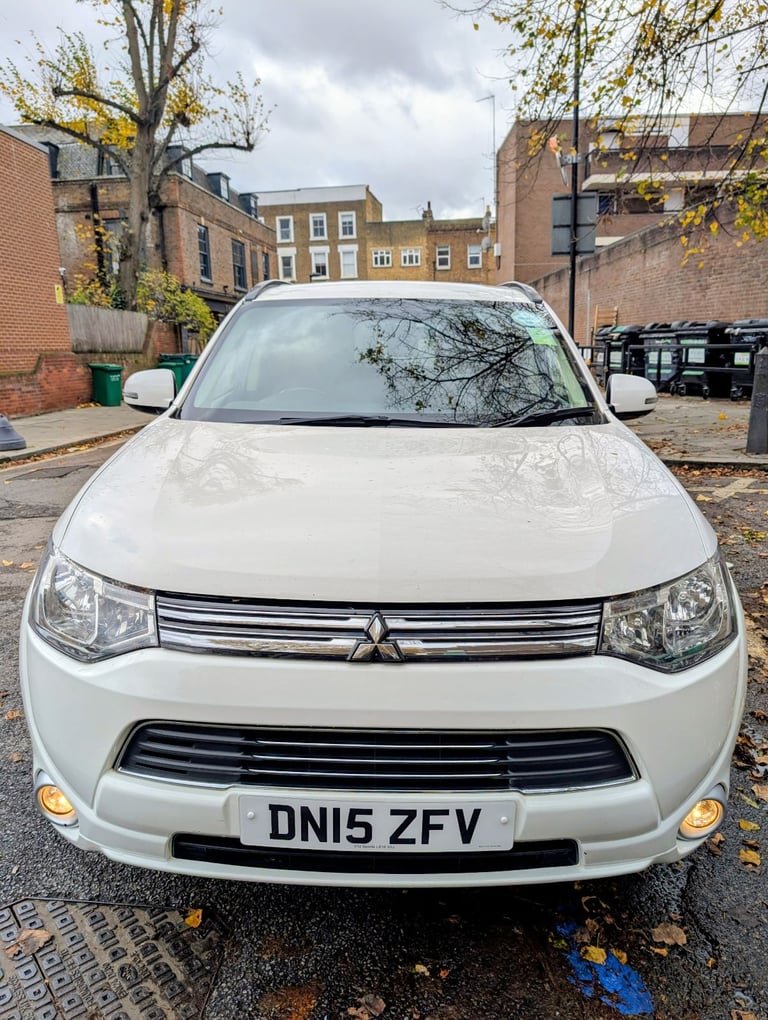 Mitsubishi, OUTLANDER, Estate, 2015, Other, 1998 (cc), 5 doors