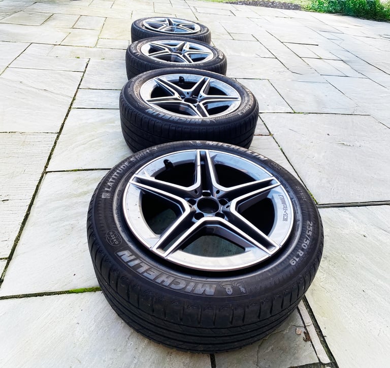 Michelin Green X Latitude Sport 3 AMG – 235/55 R 19 – GOOD AS NEW, Eco-Friendly Performance Tyres