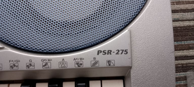 Yamaha PSR-275 electric piano keyboard