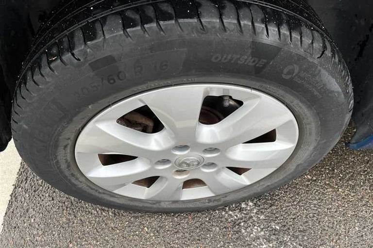 2022 Vauxhall Combo Life 1.5 Turbo D SE 5dr MPV DIESEL Manual