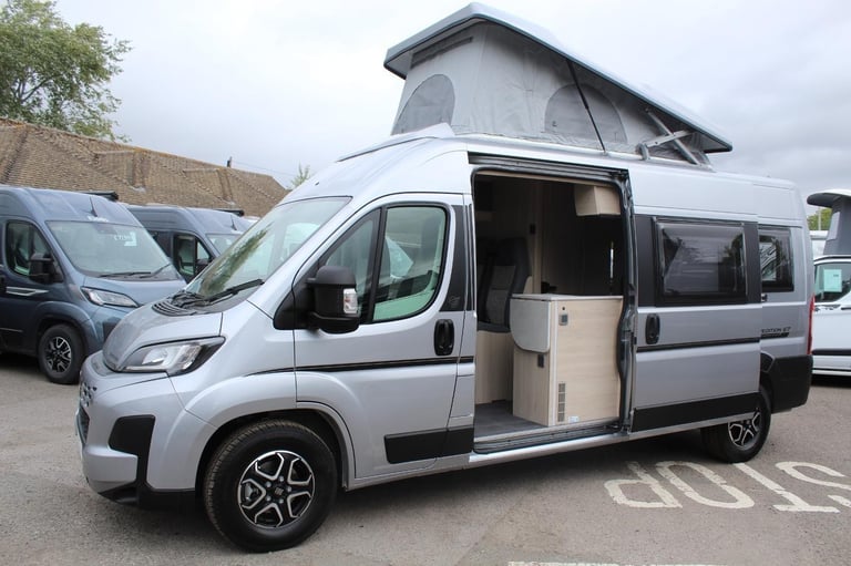 Auto-Trail Expedition 67 POP TOP ROOF, AUTOMATIC DIESEL AUTOMATIC 2025