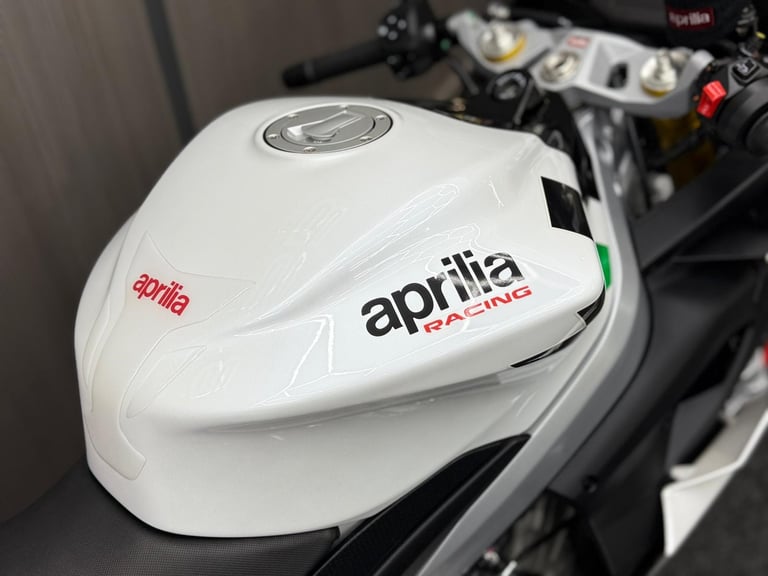 2024 74 Aprilia RS660 EXTREMA ABS - SC PROJECT SYSTEM - 713 MILES!