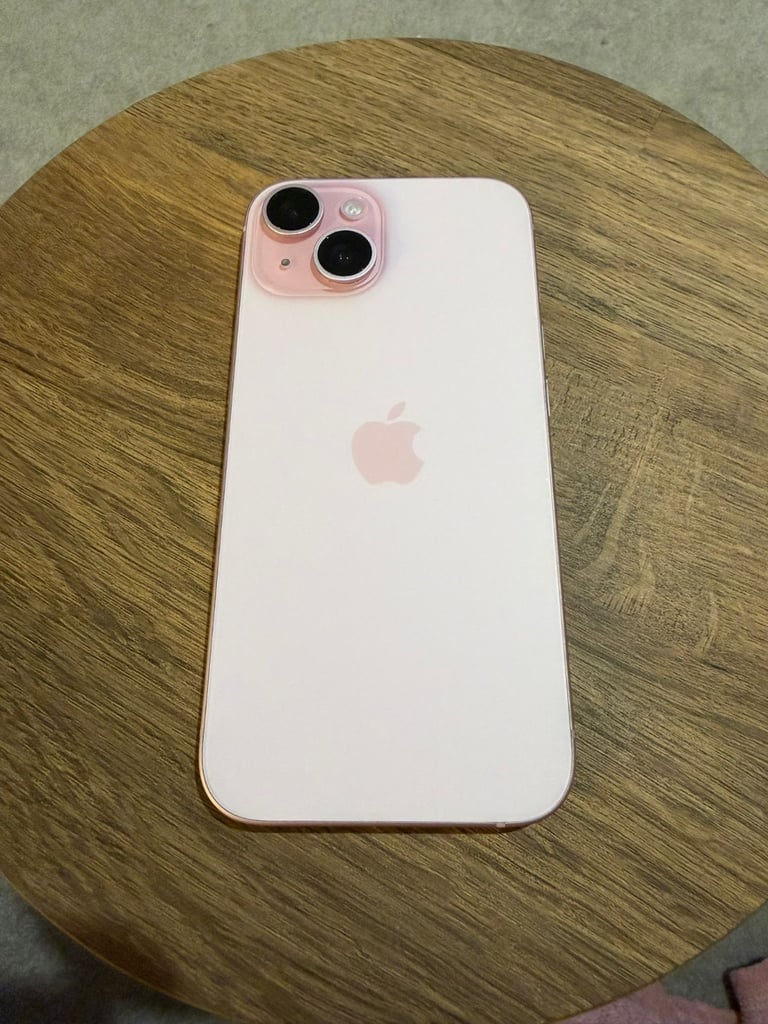 iPhone 15 pink 128GB