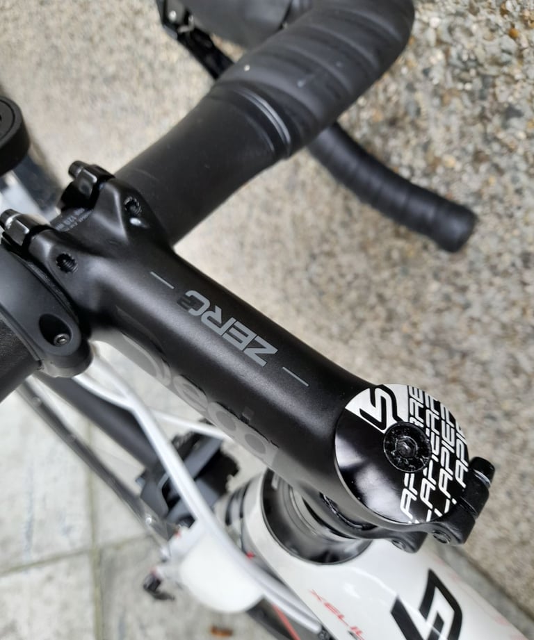 Lapierre Xelius Carbon Road Bike 