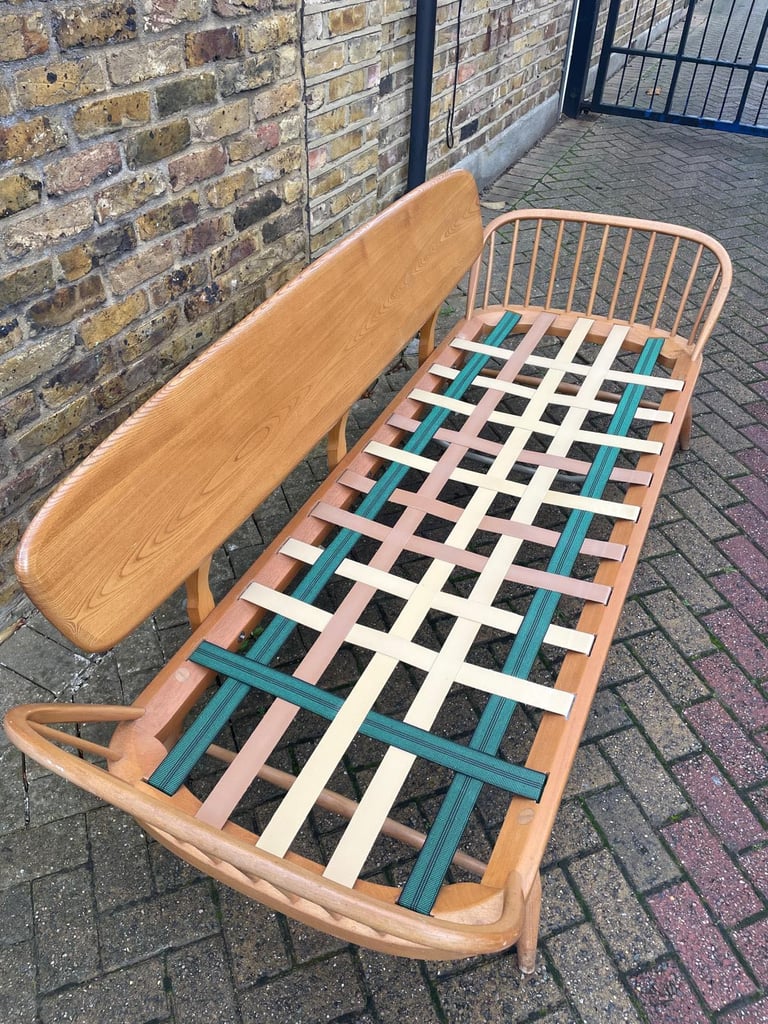 Ercol three-seater daybed 