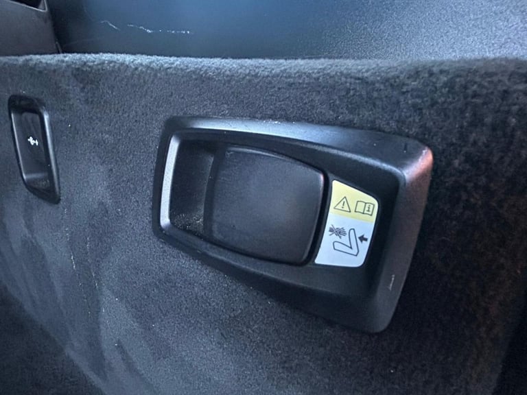 2011 60 BMW 5 SERIES 3.0 523I SE TOURING 5DR PETROL STEPTRONIC EURO 5 (204 PS)