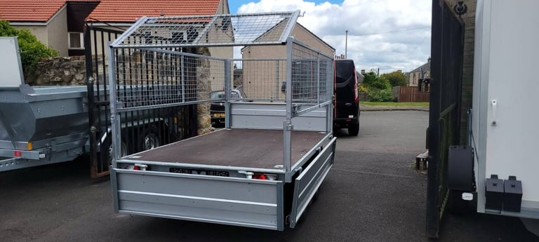 BRAND NEW 8,2ft x 5ft TWIN AXLE DROPSIDE NIEWIADOW TRAILER WITH 60CM MESH 750KG