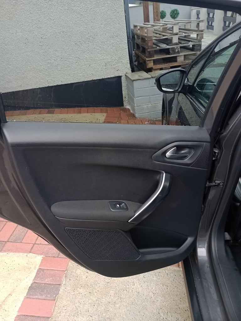 Peugeot, 2008, Hatchback, 2017, Manual, 1199 (cc), 5 doors