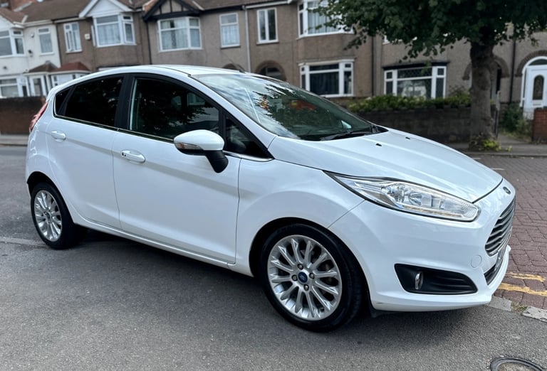 * TOP SPEC * 2014 FORD FIESTA 1.0 T ECOBOOST TITANIUM X PETROL MANUAL 5 DOOR HATCHBACK *