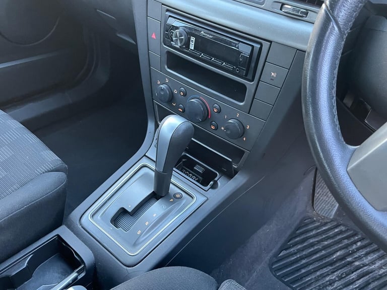 2007 Vauxhall Vectra 1.9 CDTi SRi [150] 5dr Auto HATCHBACK DIESEL Automatic