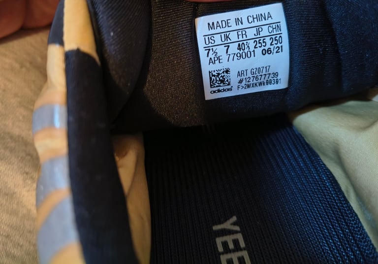 image for Men's Yeezys Boost 700 Honey Flux Size 7 