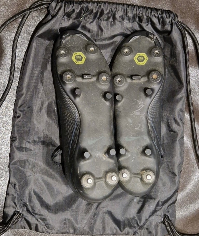 Football Boots – UK 8.5