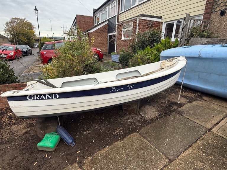 image for 3m Grand fibreglass dingy 