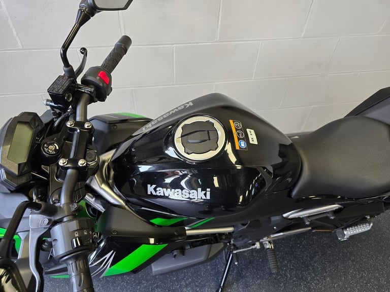 Kawasaki Z125 Supernaked 125cc Learner Legal Geared Motorcycle