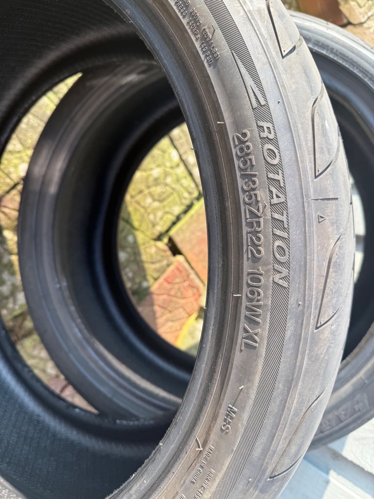 285 35 22 Budget Tyre pair