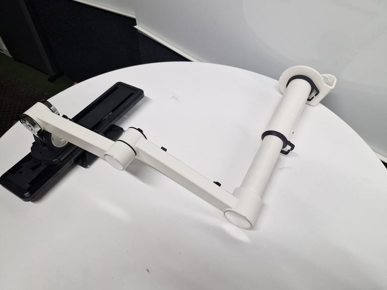 Heavy duty single monitor arm (8 available)