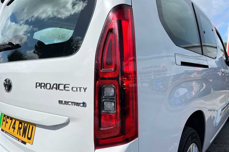 2025 Toyota PROACE CITY Verso 100kW Shuttle Long 50kWh 5dr Auto MPV ELECTRIC Automatic