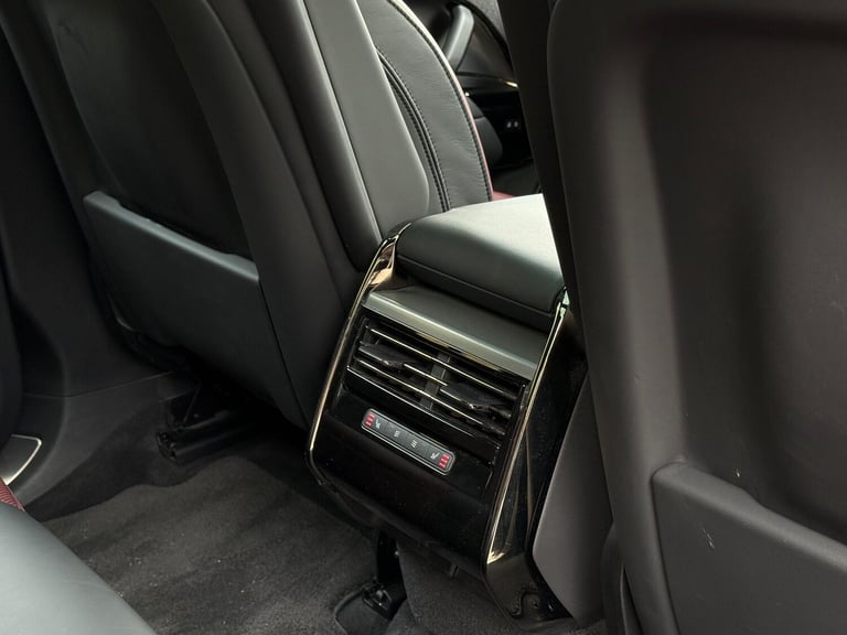 2023 Land Rover Range Rover Sport 3.0 D300 MHEV Dynamic SE SUV 5dr Diesel Auto 4WD Euro 6 (s/s) (...