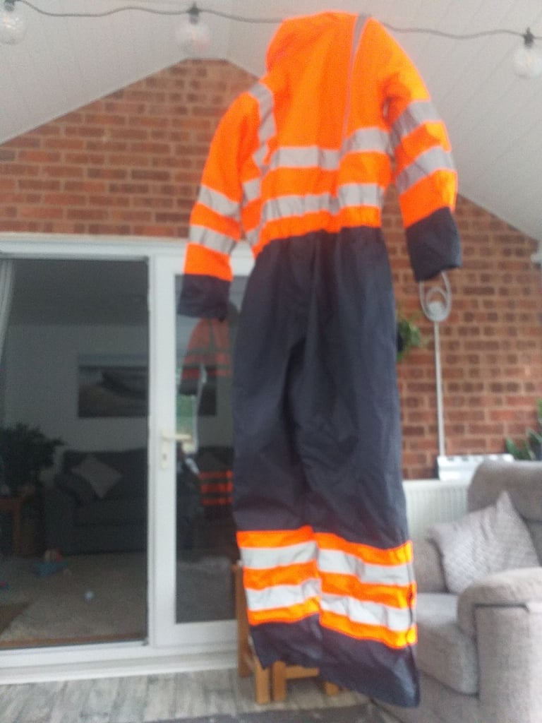 Winter breakdown recovery suit
