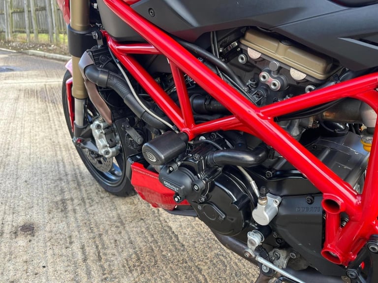 2014 64 DUCATI F848 STREETFIGHTER F 848 RED STUNNING BIKE NAKED MUSCLE MONSTER